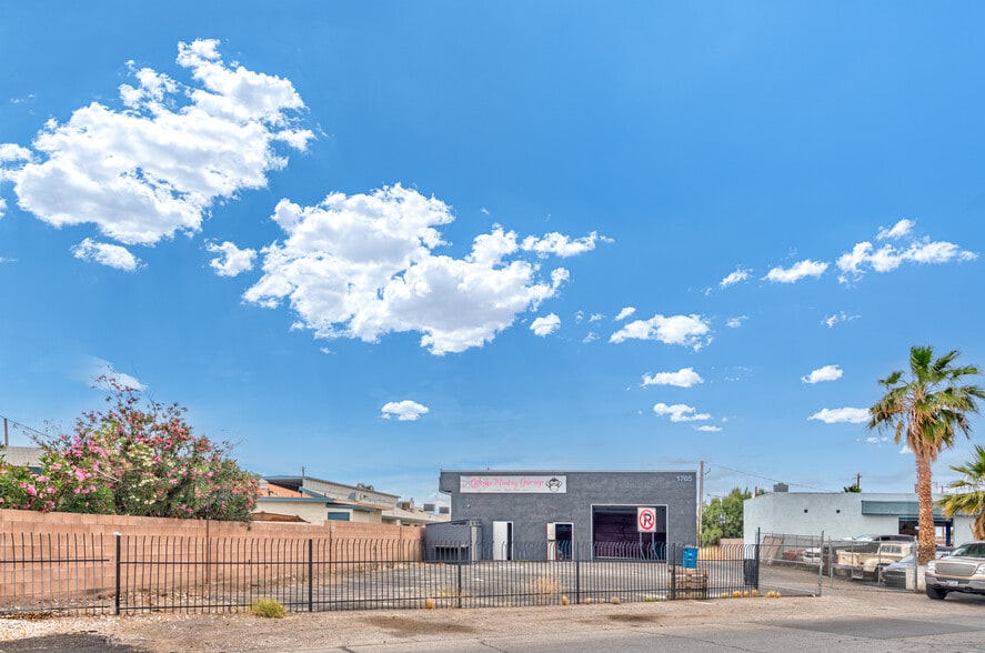 More Photos Of 1765 Athol Ave, Henderson Auto Repair For Sale