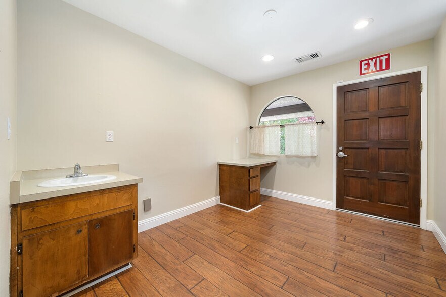 More Photos Of 1050 Las Tablas Rd, Templeton Medical For Lease