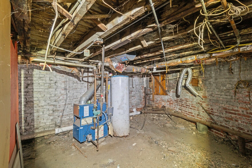 More Photos Of 200 W Lorraine Ave, Baltimore Storefront Retail Residential For Sale