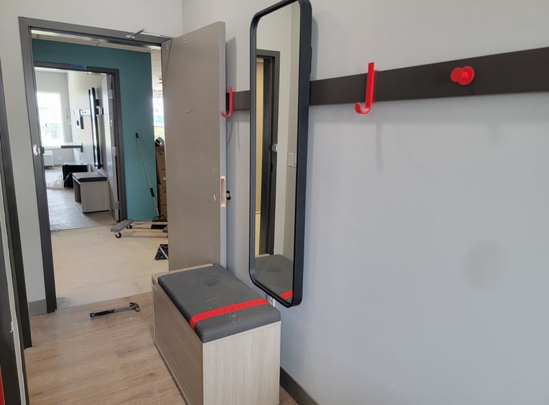 More Photos Of 101 Grapefruit Blvd, Mission Hotel For Sale