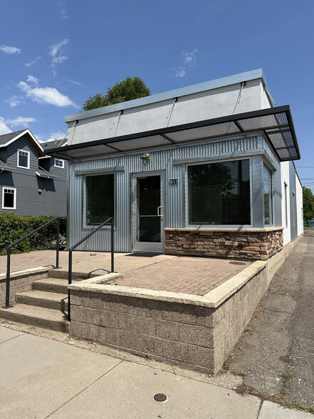 Primary Photo Of 811 Walnut St, Louisville Storefront Retail Office For Sale