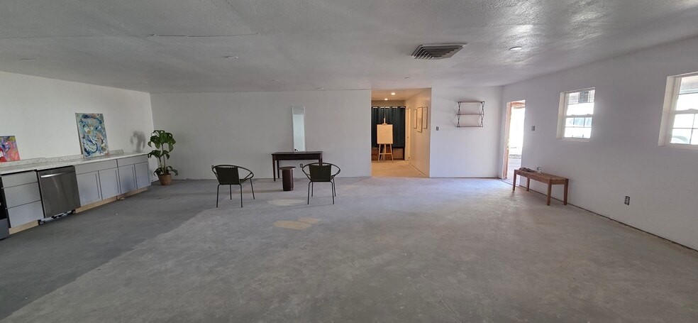 More Photos Of 1640 N White Sands Blvd, Alamogordo General Retail For Sale