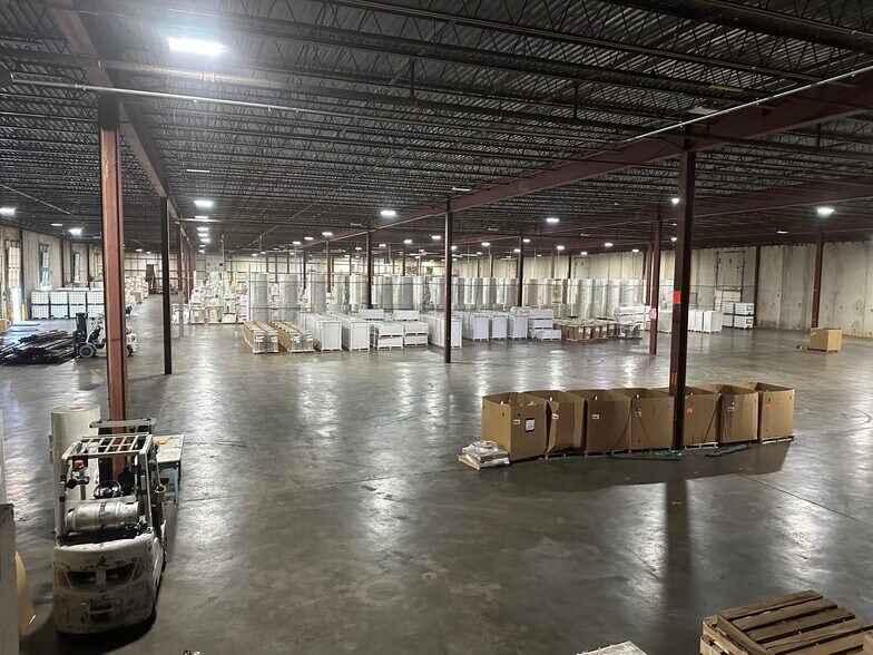 More Photos Of 235-269 Cane Creek Rd, Fletcher Warehouse For Lease