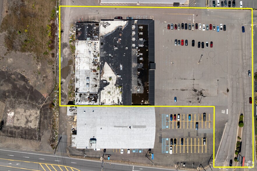 More Photos Of 274 W Side Mall, Edwardsville General Retail For Sale