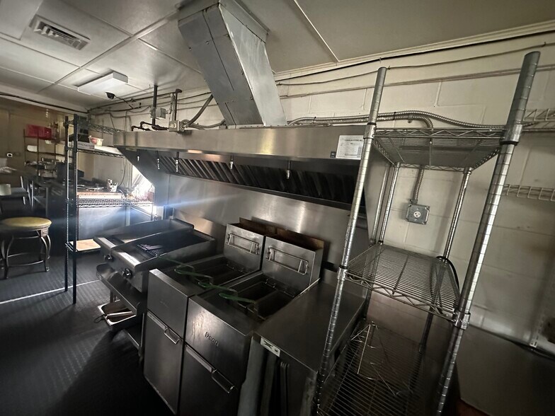 More Photos Of 811 W Findlay St, Carey Restaurant For Sale