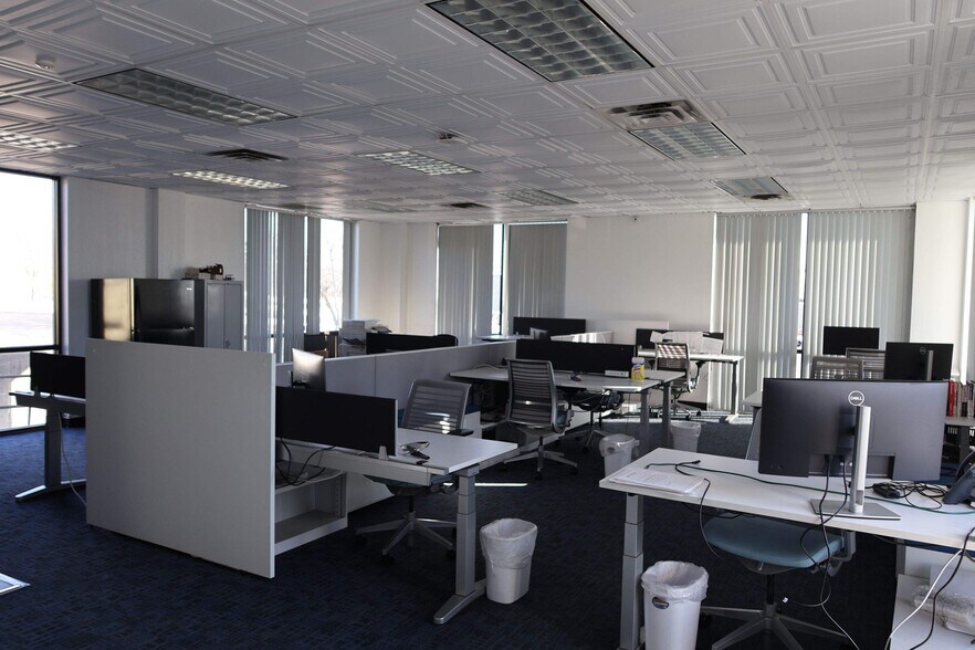 More Photos Of 6800 Northern Blvd, East Syracuse Truck Terminal For Sale