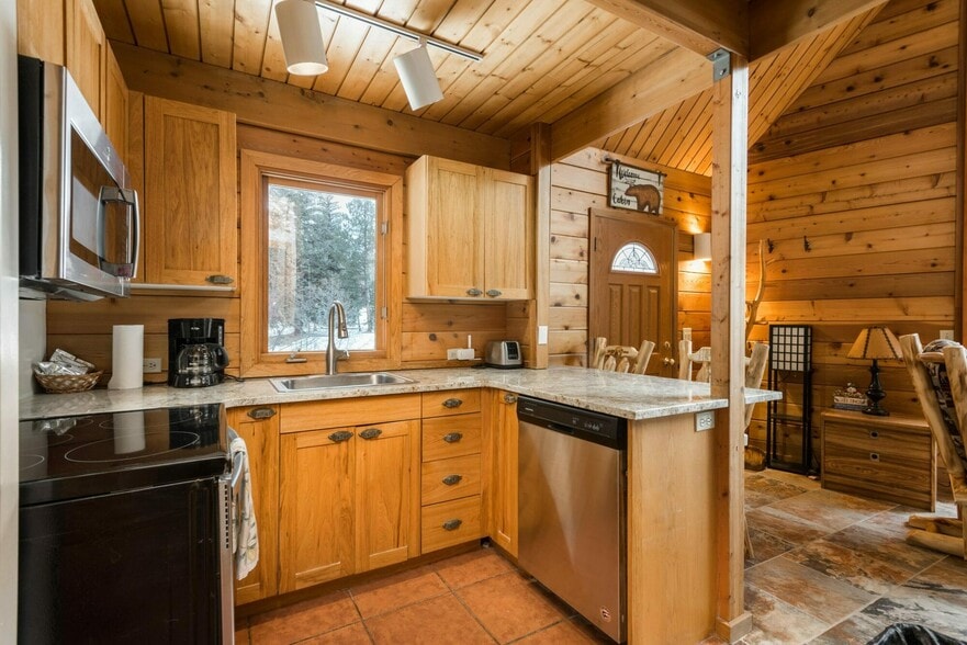 More Photos Of 1820 Fall River Rd, Estes Park Hotel For Sale