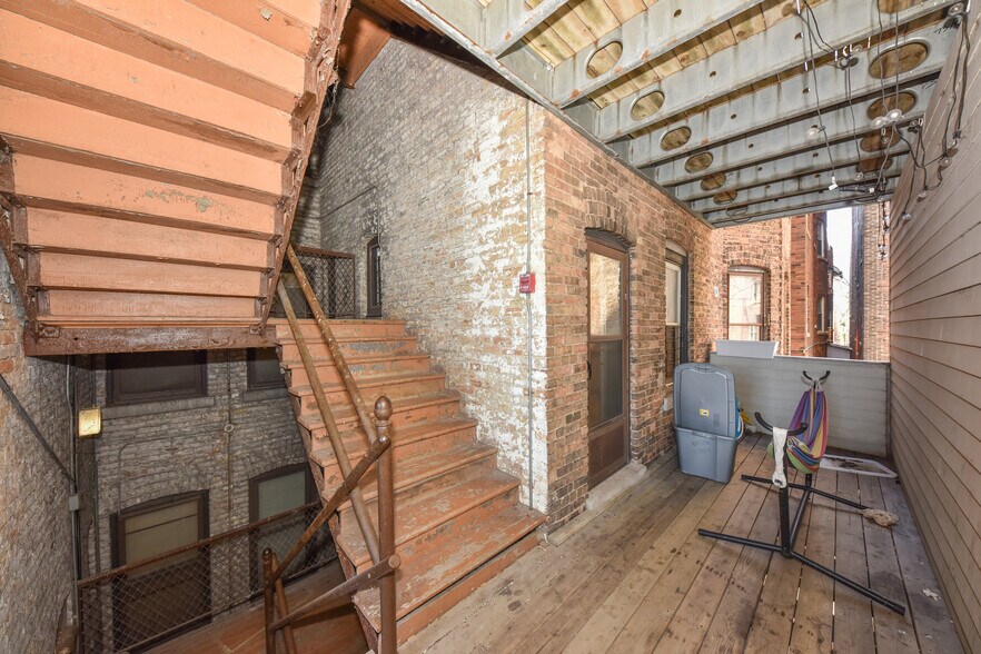 More Photos Of 1816 E Kane Pl, Milwaukee Apartments For Sale