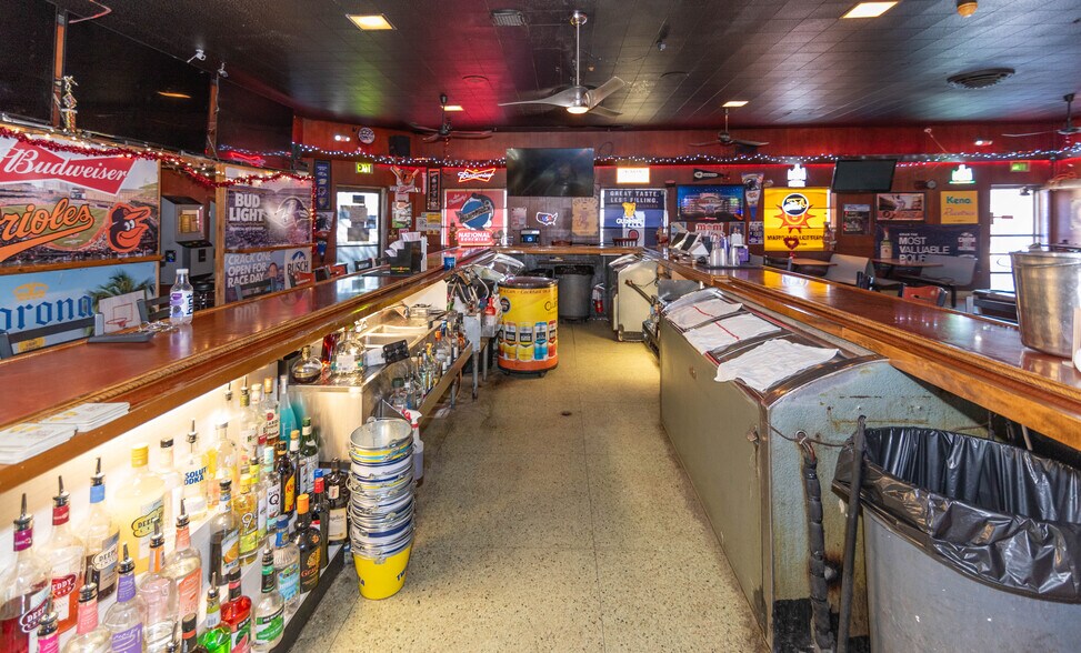 More Photos Of 2816 Old North Point Rd, Baltimore Bar For Sale