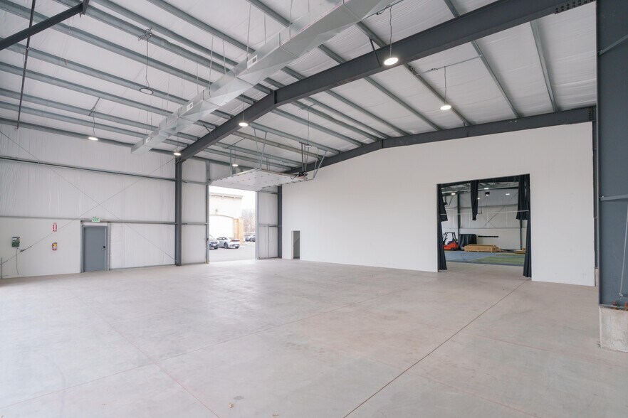 More Photos Of 2441 S 1560 W, Woods Cross Manufacturing For Lease