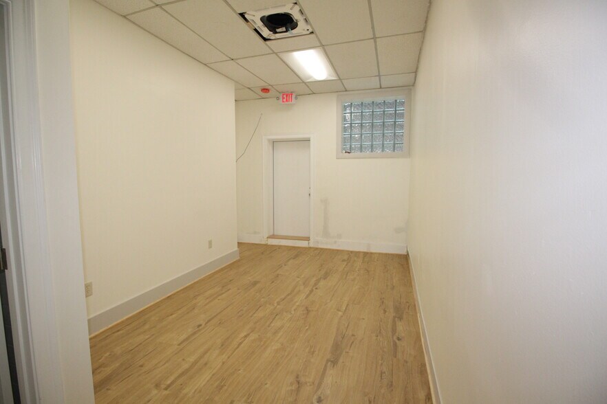 More Photos Of 1737A Centre St, West Roxbury Storefront Retail Office For Lease