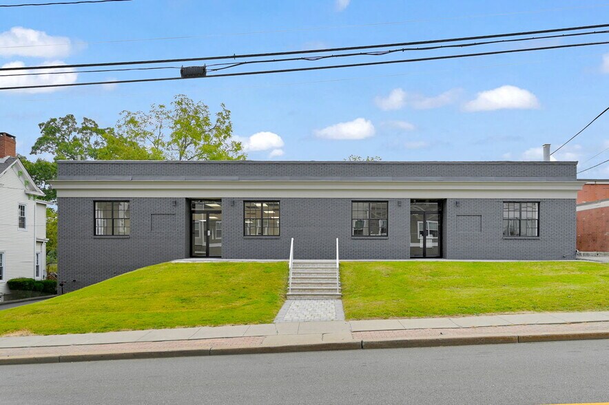 More Photos Of 4 Union Pl, Newton Flex For Lease