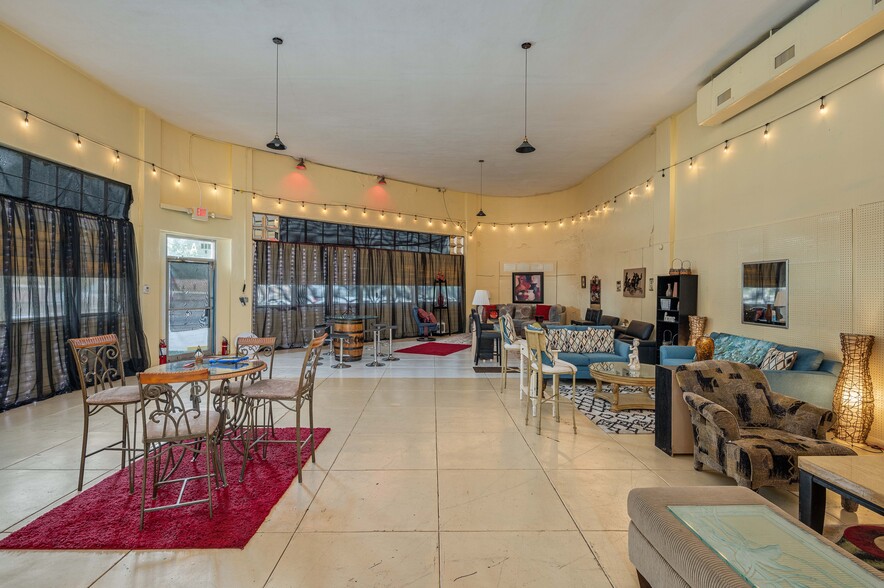 More Photos Of 322 S Scenic Hwy, Lake Wales General Retail For Sale