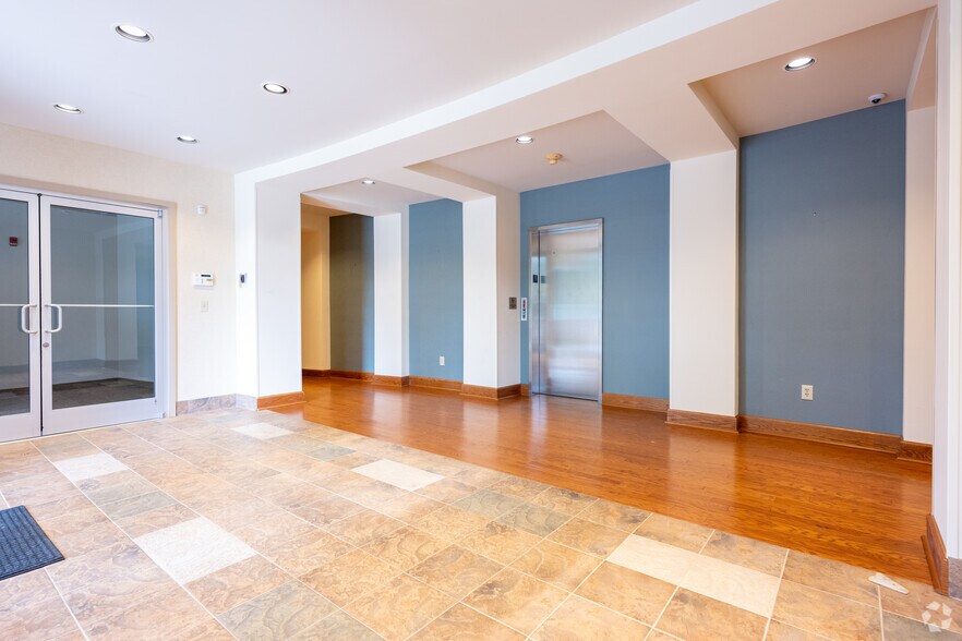 More Photos Of 1829 Eastchester Dr, High Point Unknown For Lease