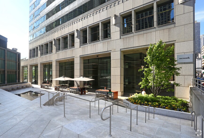 More Photos Of 515 N State St, Chicago Office For Lease