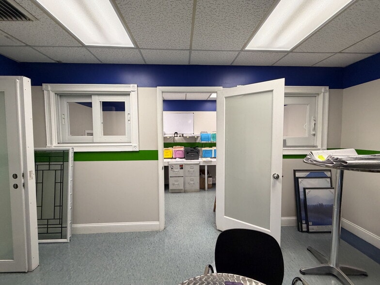 More Photos Of 5908 Johnson St, Hollywood Light Manufacturing For Sale