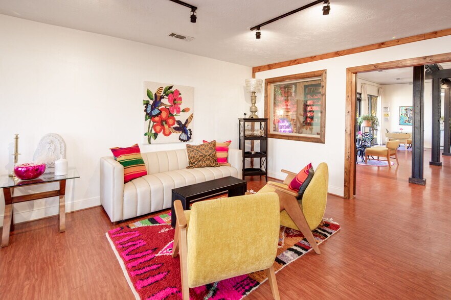 More Photos Of 2606 S Texas Ave, Bryan Restaurant For Sale