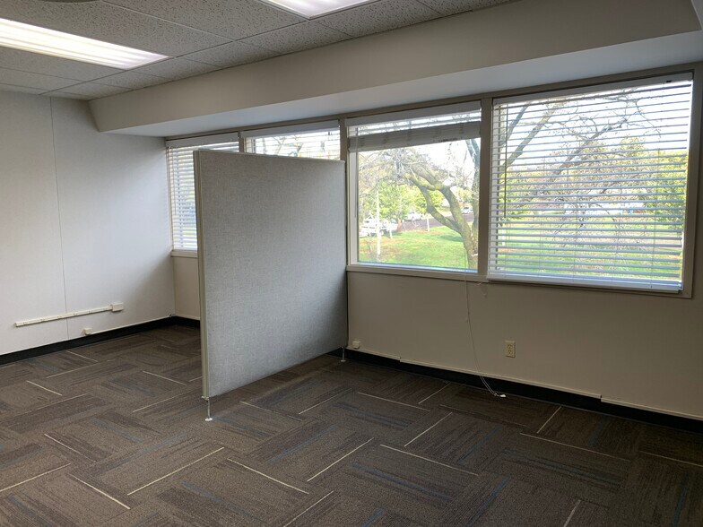 More Photos Of 1800 S Summit Ave, Sioux Falls Office For Lease