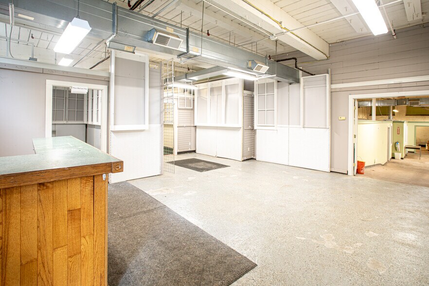 More Photos Of 15 Shaw St, Fall River Manufacturing For Lease