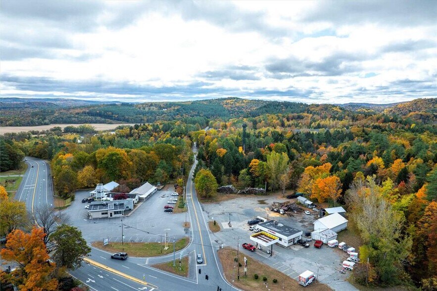 More Photos Of 5122 US-5, Weathersfield Service Station For Sale