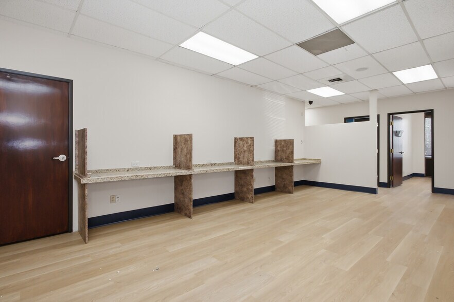 More Photos Of 1820 E Sahara Ave, Las Vegas Office For Lease