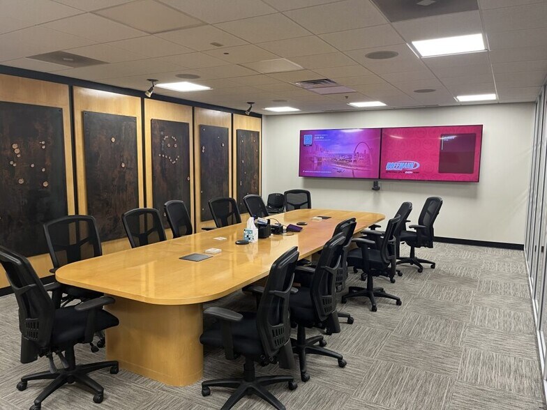 More Photos Of 1025-1035 Hanley Industrial Ct, Brentwood Light Distribution For Lease
