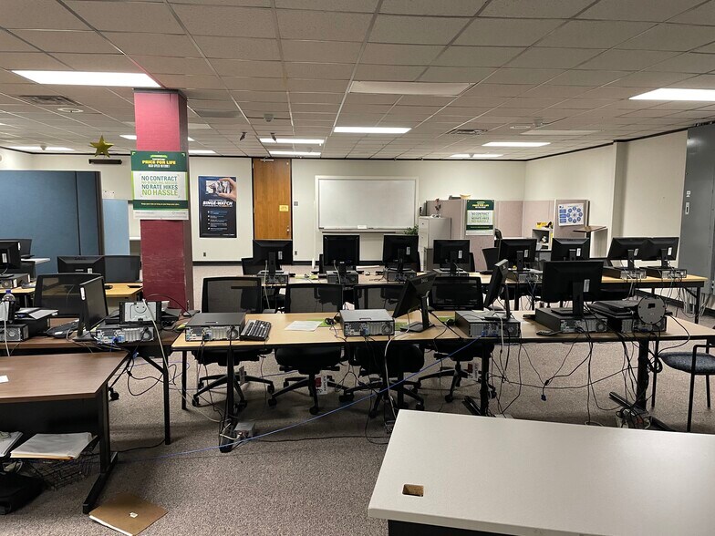 More Photos Of 720 Western Blvd, Tarboro Office For Sale