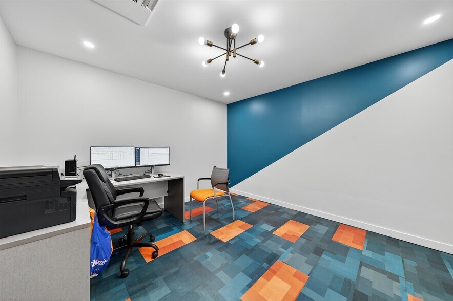 More Photos Of 11 Abrams Rd, Central Valley Office For Sale