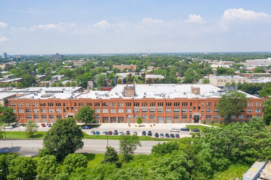 More Photos Of 700 N Sacramento Blvd, Chicago Loft Creative Space For Lease