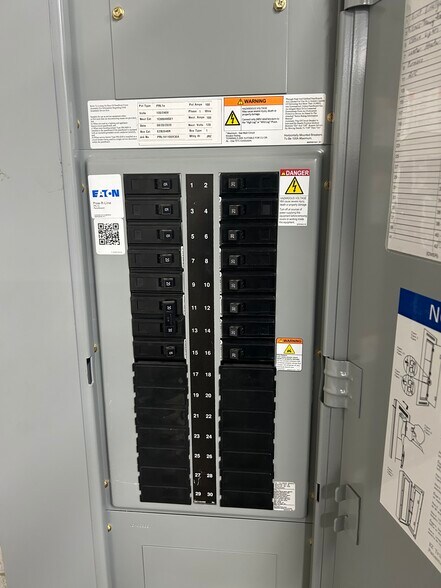 More Photos Of 1026 Mitchell Blvd, Springfield Manufacturing For Sale