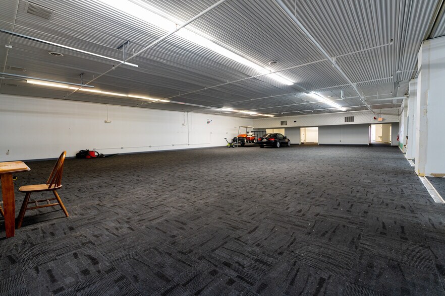 More Photos Of 21 1/2 W Main St, South Vienna Post Office For Sale