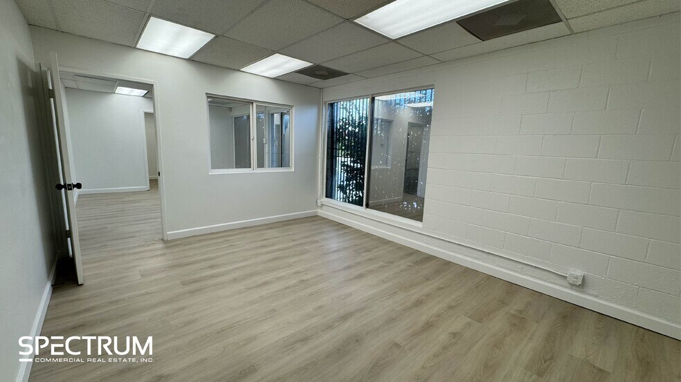 More Photos Of 8755 Remmet Ave, Canoga Park Warehouse For Lease
