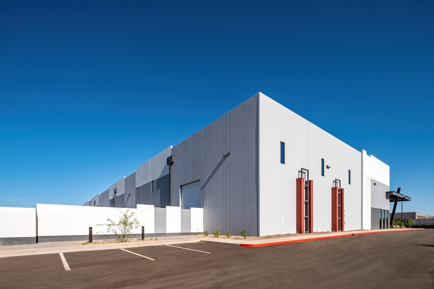 More Photos Of 9520 E Elliot Rd, Mesa Warehouse For Lease