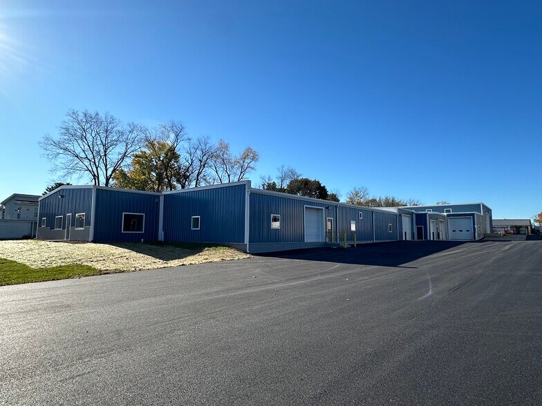 More Photos Of 185 Hempt Rd, Mechanicsburg Warehouse For Lease