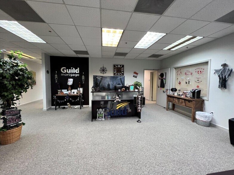 More Photos Of 415 Knollcrest Dr, Redding Office For Sale