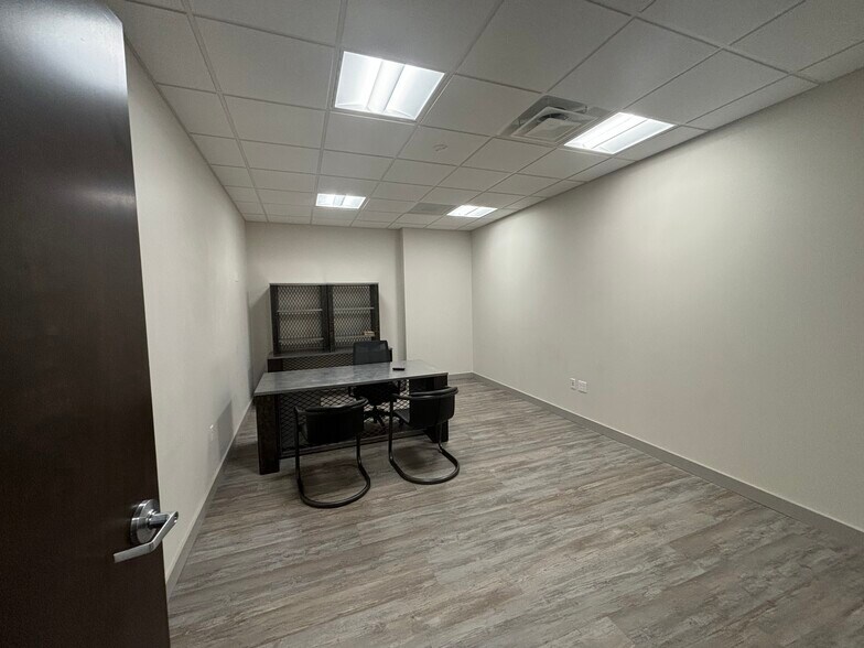 More Photos Of 2320 Killearn Center Blvd, Tallahassee Office For Sale