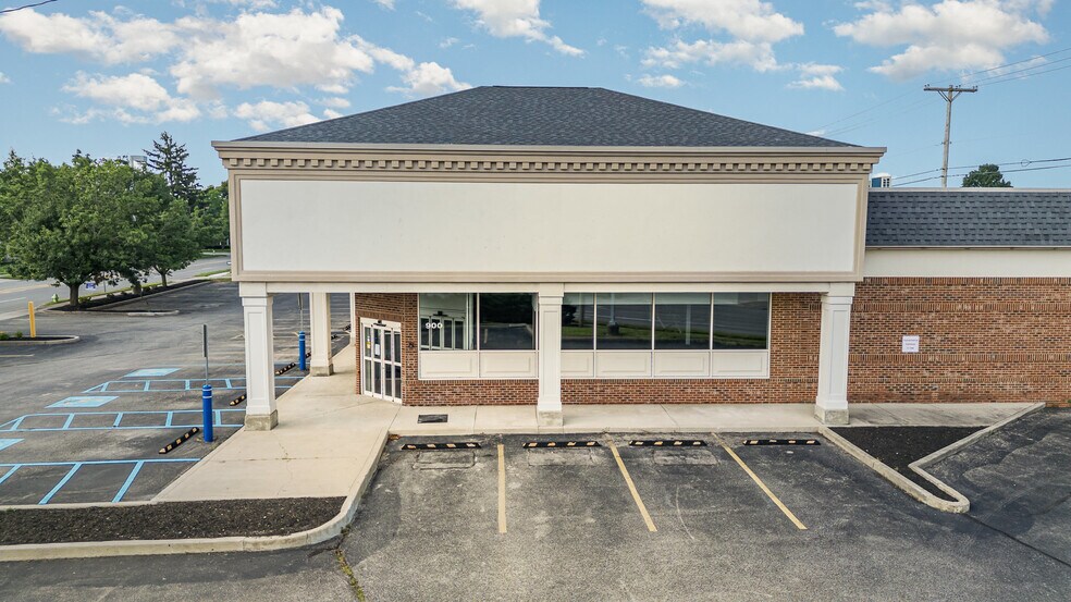 More Photos Of 900 N Broad St, Fairborn Freestanding For Lease