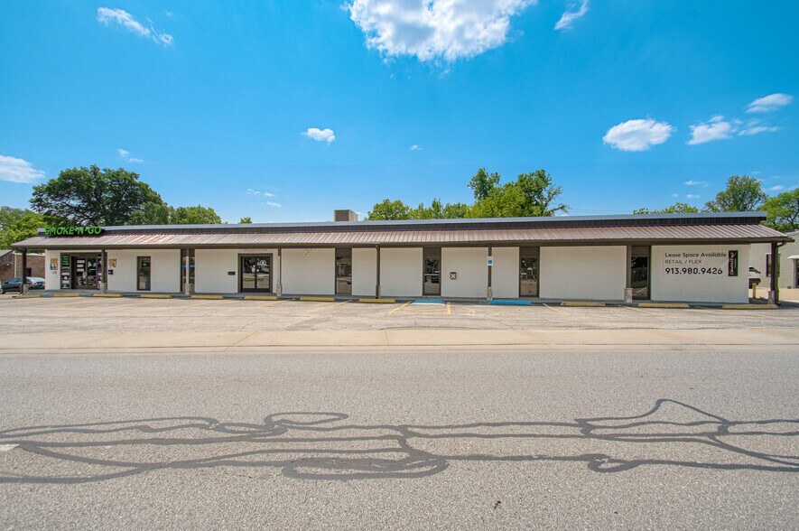 More Photos Of 12119 Johnson Dr, Shawnee Storefront For Sale