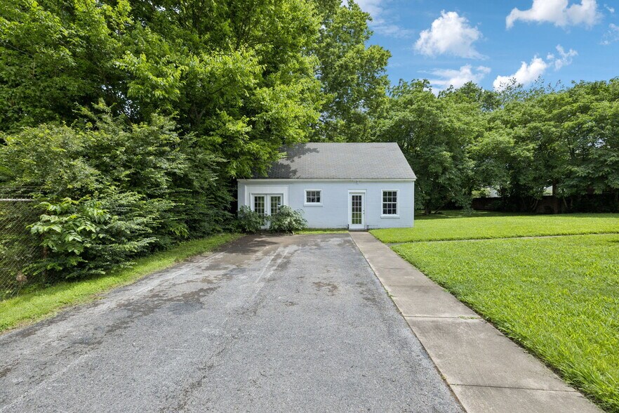 More Photos Of 234 4th Ave N, Franklin Office Residential For Sale