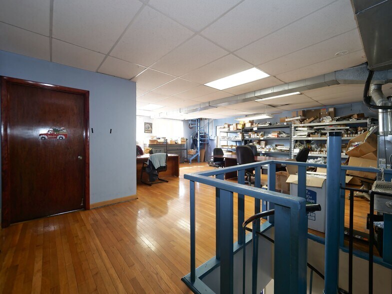 More Photos Of 5000 W Cermak Rd, Cicero Auto Repair For Sale