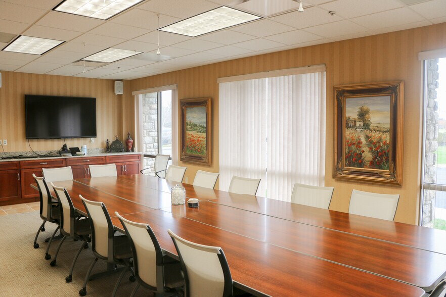 More Photos Of 5775 Perimeter Dr, Dublin Medical For Lease