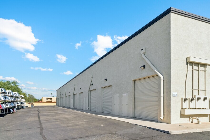 More Photos Of 680-720 W Prince Rd, Tucson Unknown For Lease