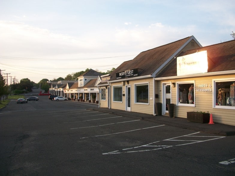 More Photos Of 578-582 Post Rd E, Westport Freestanding For Lease