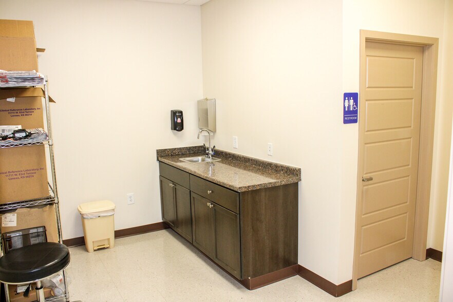 More Photos Of 2151 Homer Rd, Commerce Medical For Lease