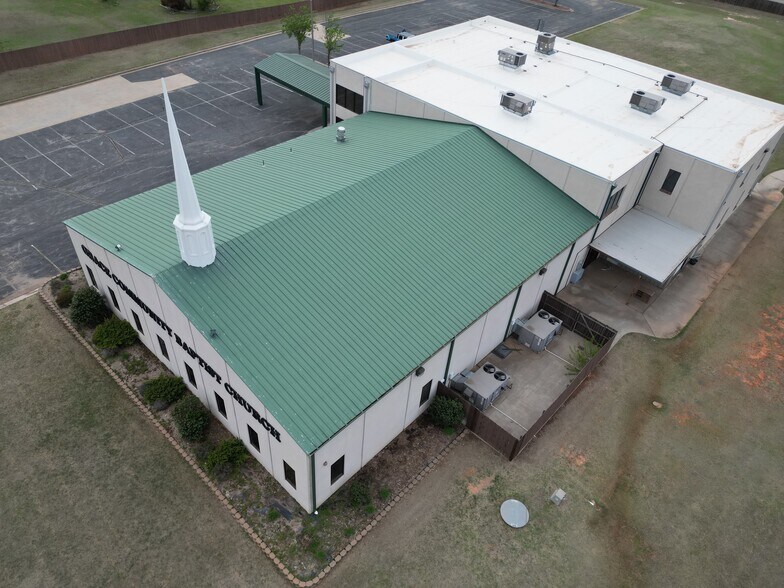 More Photos Of 10901 S Santa Fe Ave, Oklahoma City Religious Facility For Sale