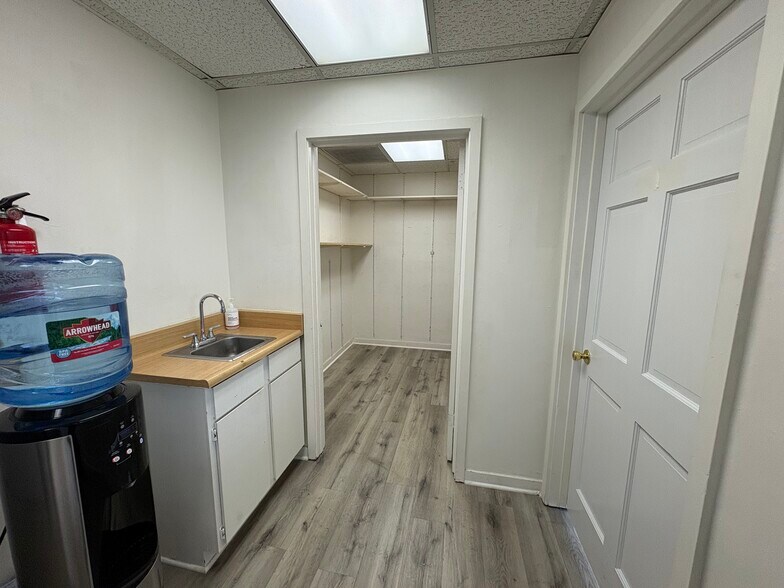 More Photos Of 2711-2729 W Coast Hwy, Newport Beach Office For Lease