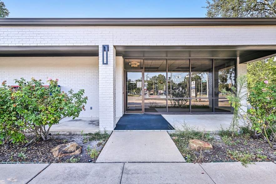 More Photos Of 5001 Broadway St, Pearland Office For Lease