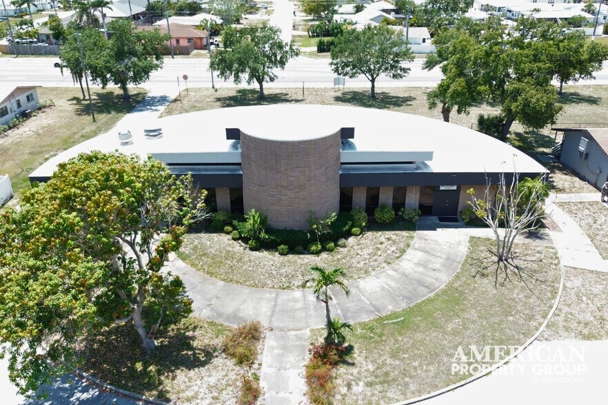 More Photos Of 2209 75th St W, Bradenton Religious Facility For Lease
