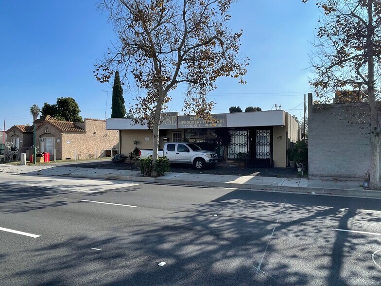 More Photos Of 1854 W 17th St, Santa Ana Freestanding For Sale