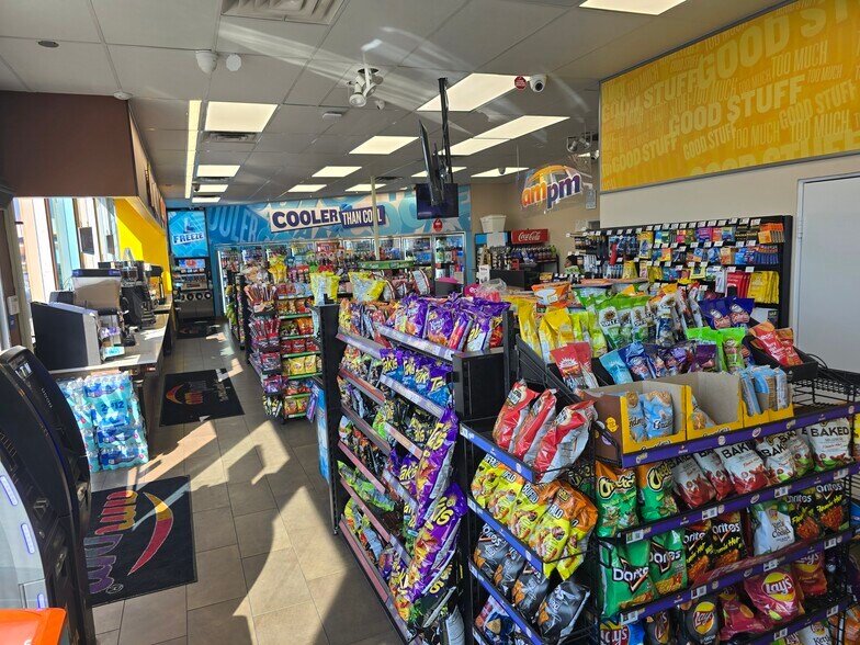 More Photos Of 1020 E Shaw Ave, Fresno Service Station For Sale